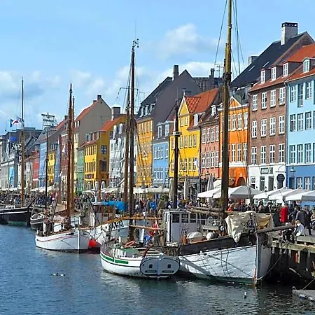 Stylish 3-br In Cph 3*