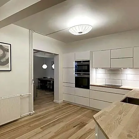 Stylish 3-br In Cph 3*