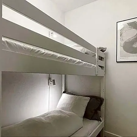 Stylish 3-br In Cph Hotel 3*